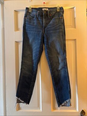 Madewell 10” High Rise skinny Women’s Dark Blue Frayed Hem Jeans